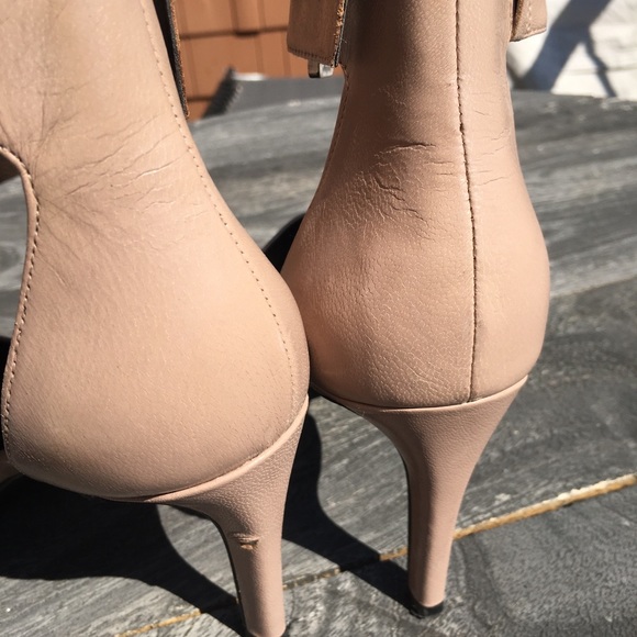 👠Nine West wide ankle buckle heels, nude, sz 7. - Picture 2 of 4